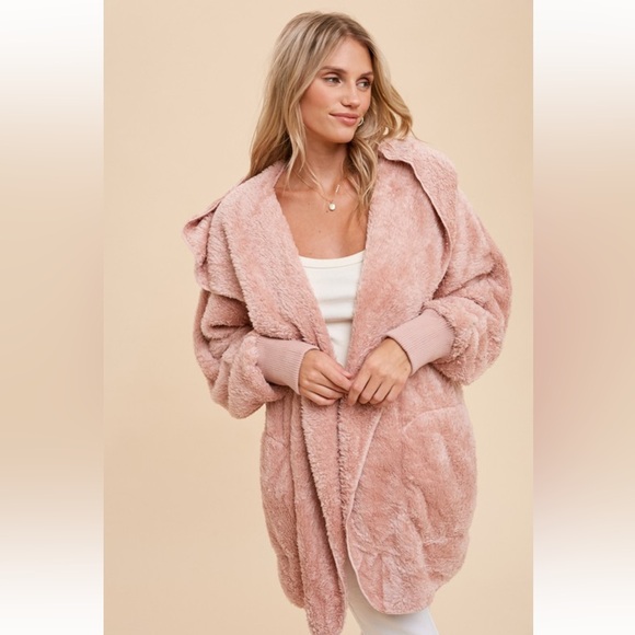 Hem & Thread Sweaters - 🆕Cardigan Oversized Hoodie Cozy Open With Pockets Mauve Pink OSFM